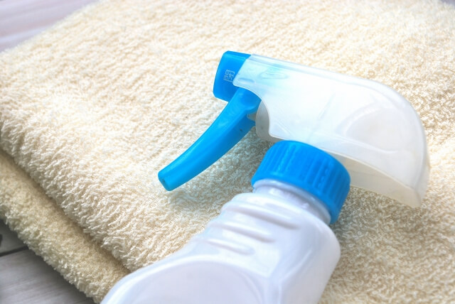 7.ペット用の消臭剤や消臭スプレーを使う